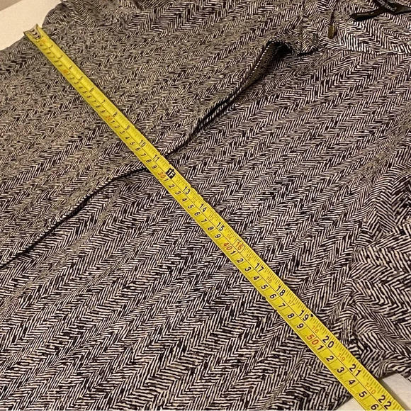 Daisy Fuentes Size L Boho Long Sleeve Pleated Back Button Down Black White - Picture 9 of 10